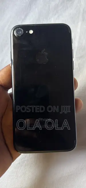 Apple iPhone 7 256GB Baki