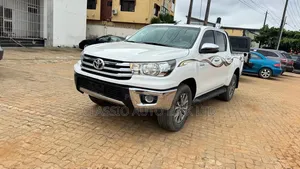 Toyota Hilux SR5 4x4 2019