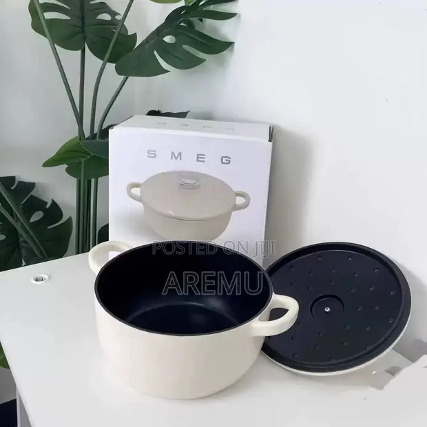 24cm SMEG Cast Iron Cookware Set - 1