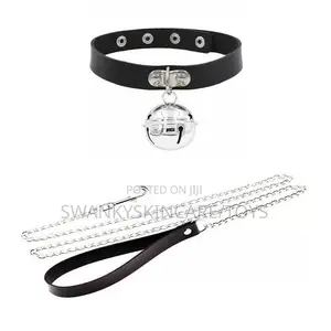 Kare da Pendant da Sarƙar Leash