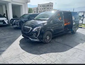 Mercedes-Benz Viano Bus for Rent
