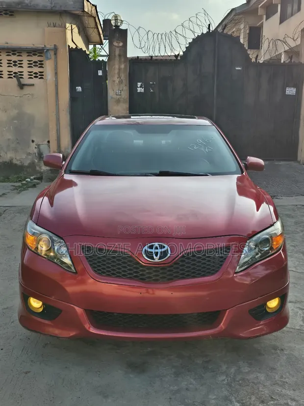 2011 Toyota Camry SE V6 Sedan - Red, Foreign Used - 1