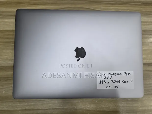 Apple MacBook Pro 2019 15" 32GB RAM 1TB SSD Core i9 - 1