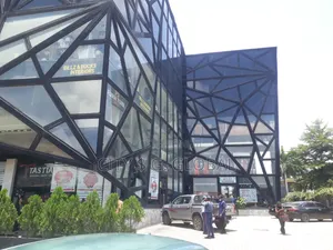Wurin Bude don Hayarwa - Wuse 2 (Spa/Salon/Gym/Bar)