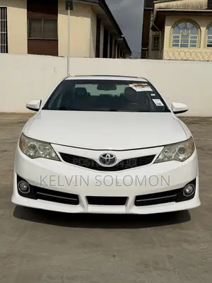 2014 Toyota Camry SE Sport Sedan