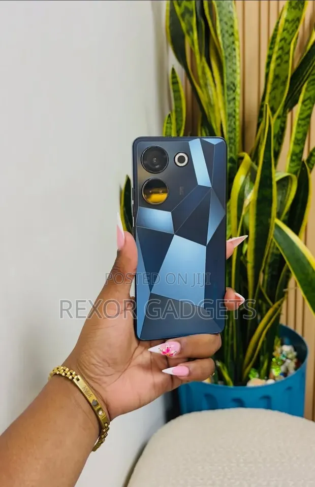 Tecno Camon 20 Pro 256GB Blue - 1