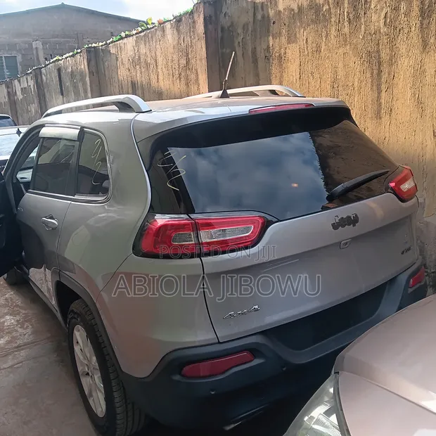 Jeep Grand Cherokee Laredo 4x4 Silver 2017 - 1