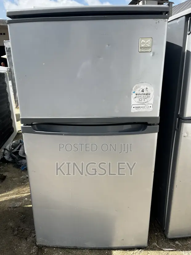 Samsung Mini Fridge - Kai da aka yi amfani da shi kai tsaye daga UK - 1