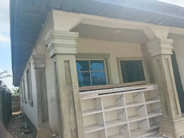 3 Bedroom Ensuite Bungalow in Gberigbe, Ikorodu for Sale - 1