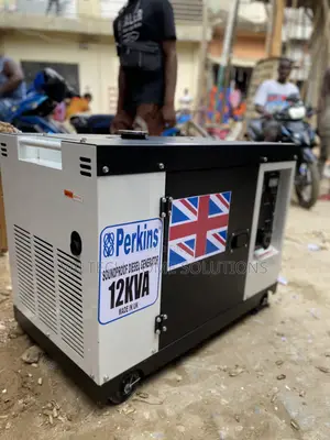 Ingantaccen 12KVA Perkins Soundproof Generator