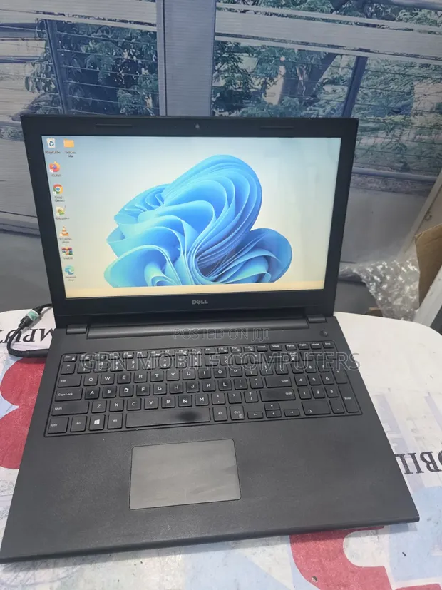 Dell Inspiron 15 3543 Laptop - 8GB RAM, 320GB HDD - 1