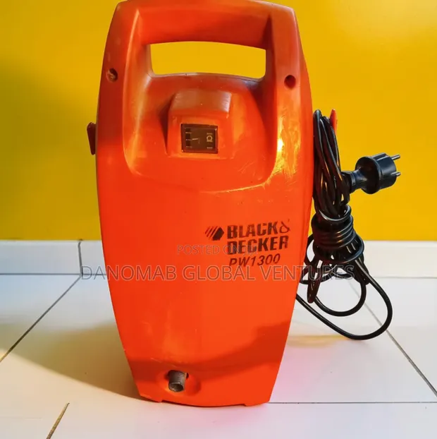 Black & Decker PW1300 Mai Wanke Da Karfin Ruwa - 1