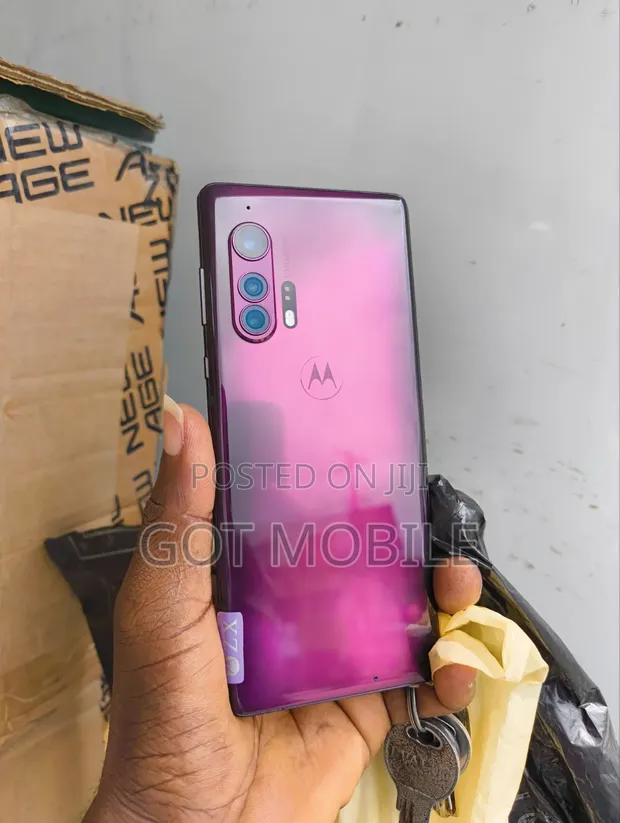 Motorola Edge Plus 256GB Purple - 1