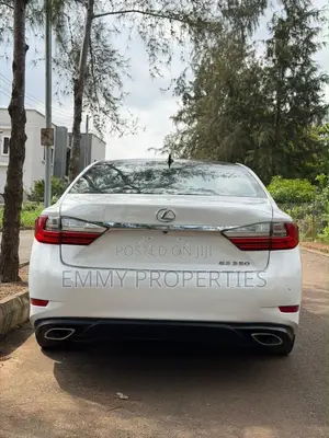 Lexus ES 2017 White - Fully Loaded