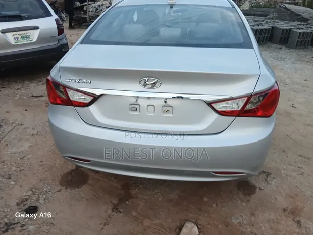 Hyundai Sonata 2012 Silver - 1