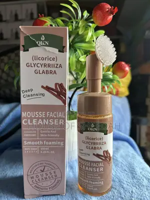 Foaming Face Wash with Built-in Silicone Brush