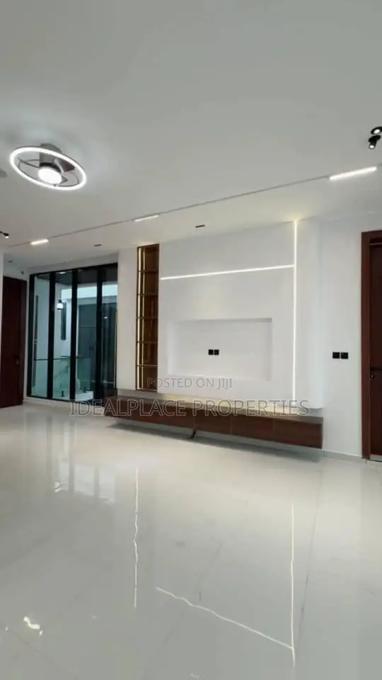 5 Bedroom Fully Detached Duplex with BQ & Pool in VGC/Ajah - 1