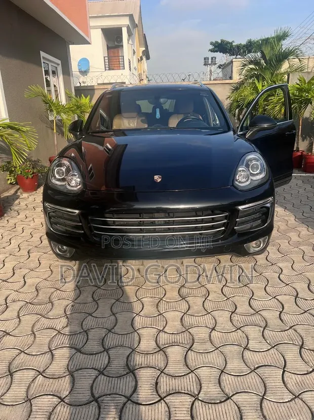 Porsche Cayenne 2016 Blue - 1