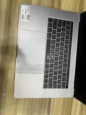 Apple MacBook Pro 2019 15" 32GB RAM Intel Core i9 1TB SSD