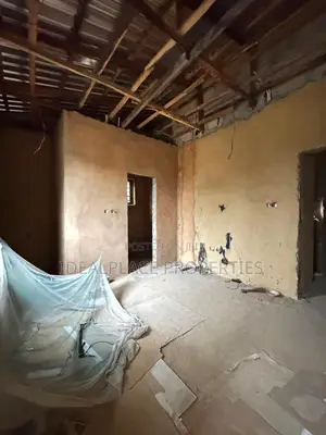 4 Bedroom Duplex for Sale a Surulere (Carcass)
