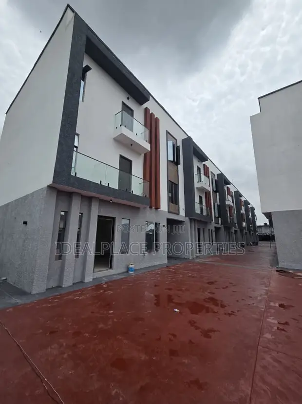4 Bedroom Townhouse/Terrace in Opebi, Ikeja - 1