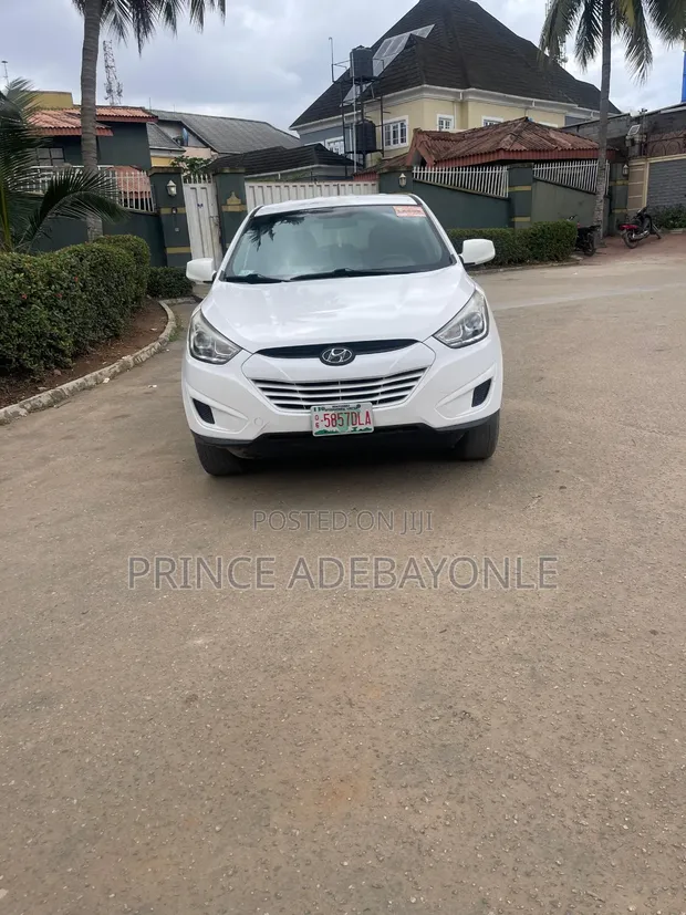 Hyundai Tucson SE AWD 2015 White - 1