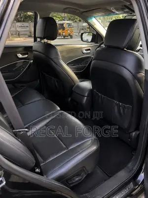 2017 Hyundai Santa Fe Black