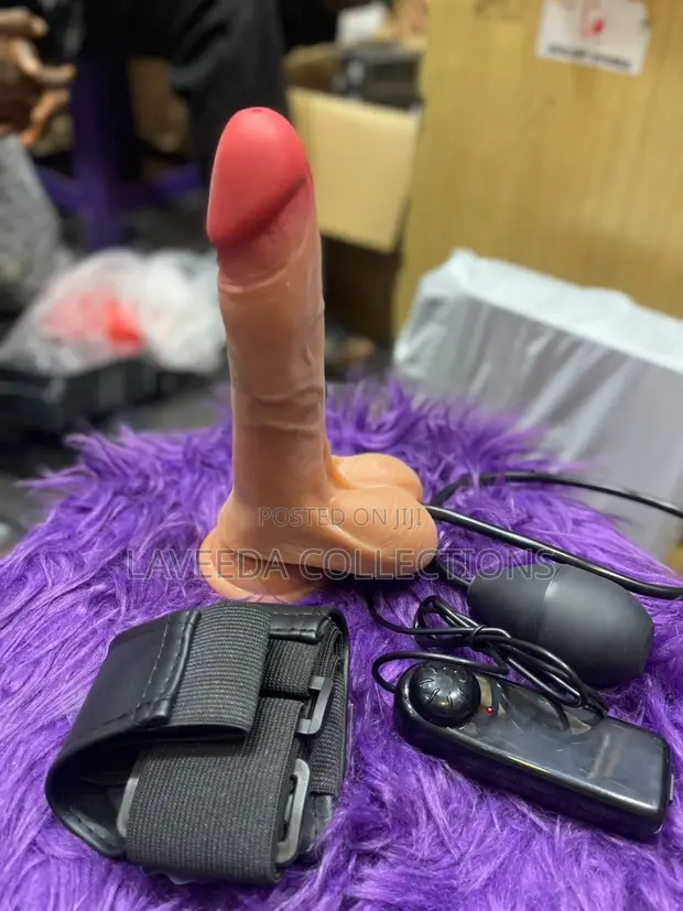 Reachable Strap Dildo 7 inci - 1