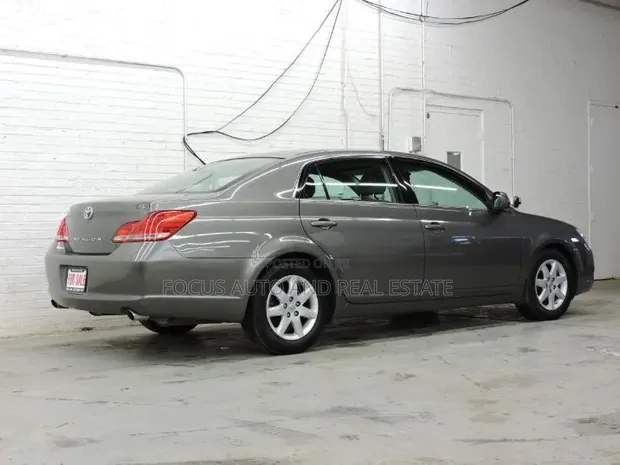 Toyota Avalon XLS Sedan FWD 2008 - 1