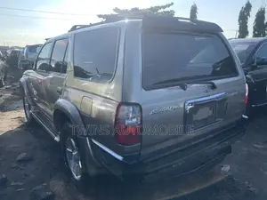 Toyota 4-Runner 2002 Gold