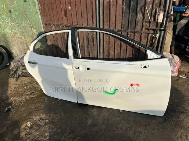 Toyota Camry Door (2018-2020) - Right Side - 1