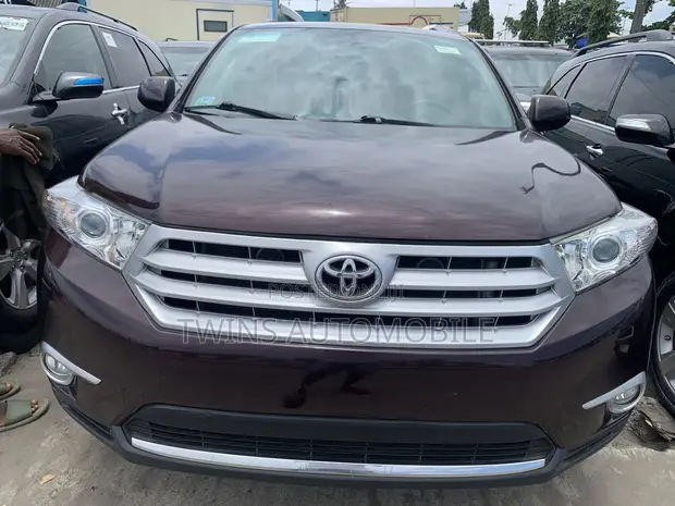 2012 Toyota Highlander SE Red - 1