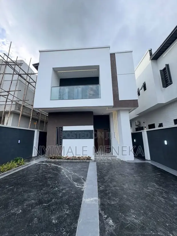 4 Bedroom Duplex tare da BQ a Dan's Estate, Rumuodumaya Sayarwa - 1