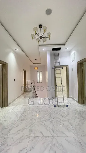 5 Bedroom Semi-Detached Duplex a Osapa London