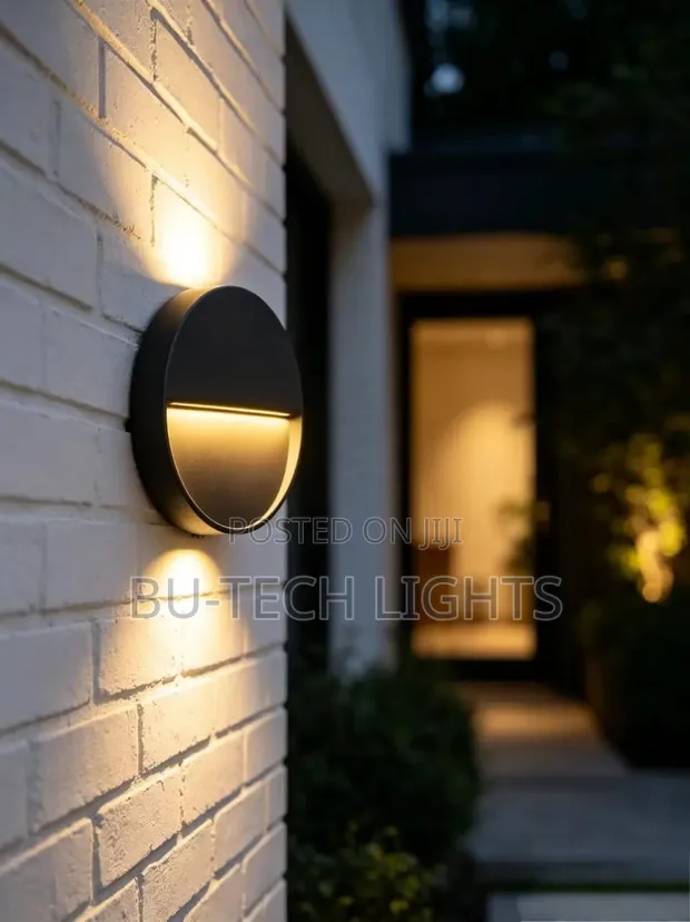 Half-Moon Wall Light - 1