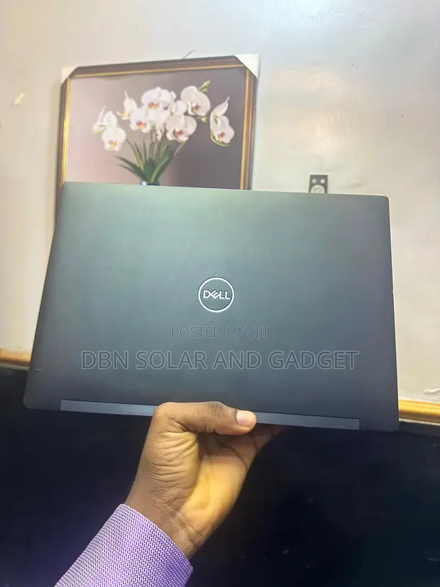 Dell Latitude 7390 Laptop - Core i5, 8GB RAM, 256GB SSD - 1