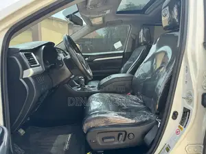 2014 Toyota Highlander XLE - Foreign Used