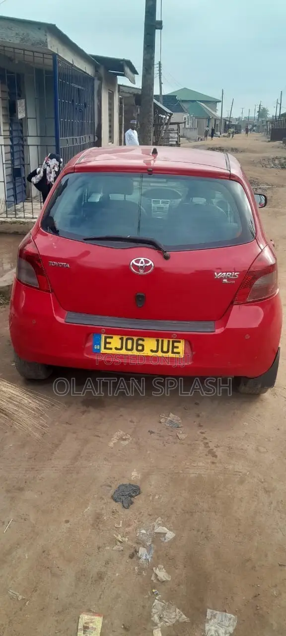 Toyota Yaris 2008 Red - 1