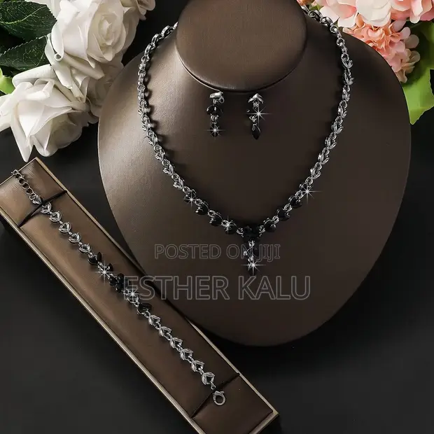 A Touch of Dazzle Jewelry Set - 1
