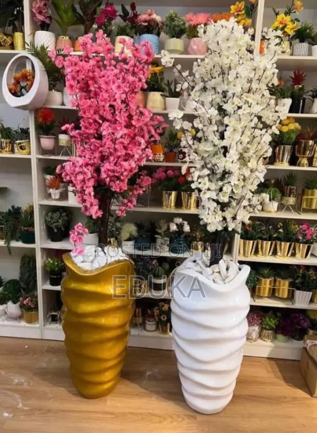 Fiberglass Planters da Artificial Flowers - 1