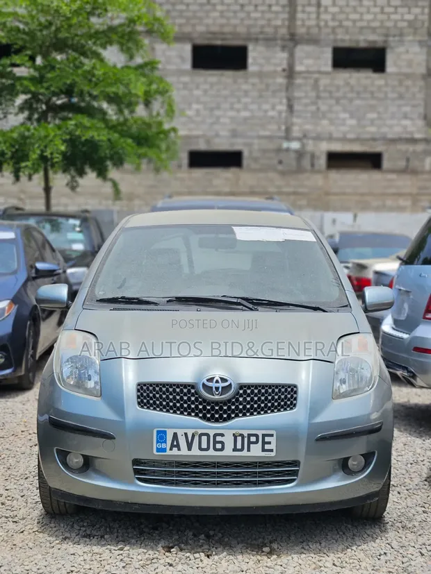 Toyota Yaris 2008 Gray - 1