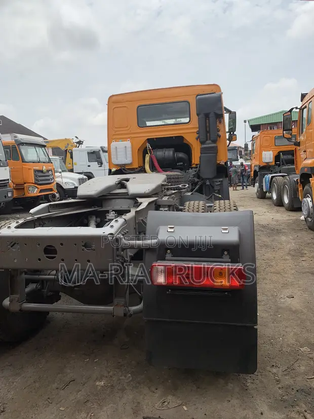 Used CNHTC Howo 371 Tractor Unit - Orange - 1
