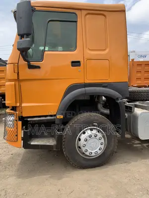 Used CNHTC Howo 371 Tractor Unit - Orange