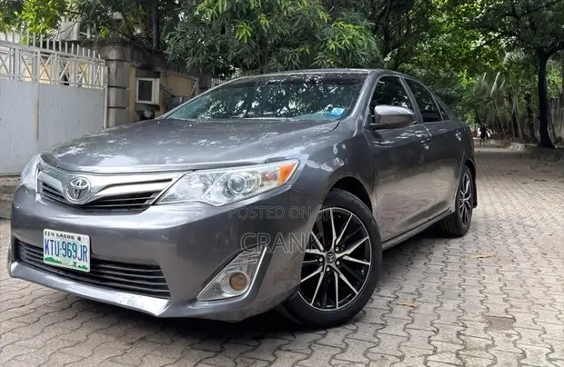2014 Toyota Camry XLE Sedan - 1