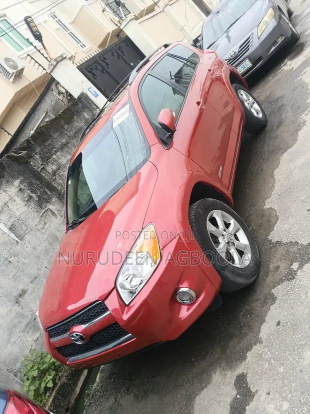 2011 Toyota RAV4 Red - 1