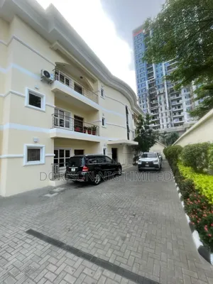 Gidan Kwalata Mai Dakuna 3 da BQ a Tsohuwar Ikoyi