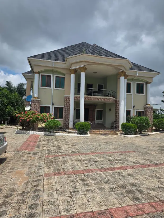 8-Bedroom Duplex with 2-Bedroom Flat in Guzape, Abuja - 1
