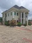8-Bedroom Duplex tare da 2-Bedroom Flat a Guzape, Abuja - 2