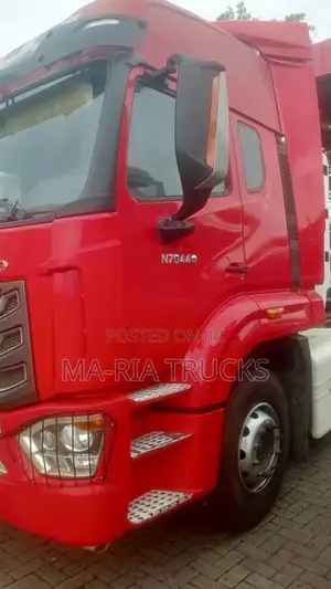 Sinotruk HOWO 8 Cylinder CNG Tractor Unit (2020)