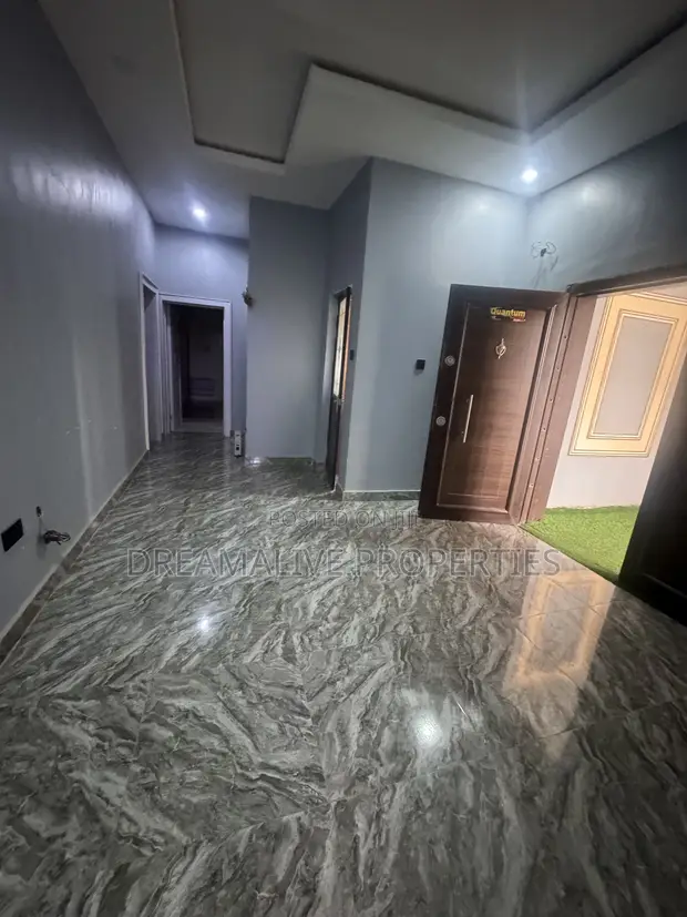 7-Bedroom Duplex for Sale in Ushafa - 1